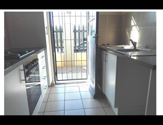 2 bed property to rent in PARKLANDS